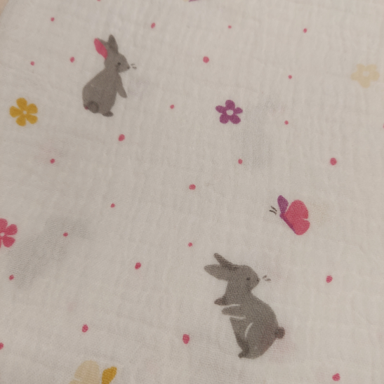 Tissu double gaze de coton imprimé petit lapin