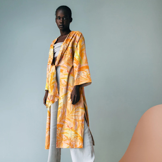 Viscose and linen material printed with pink foliage