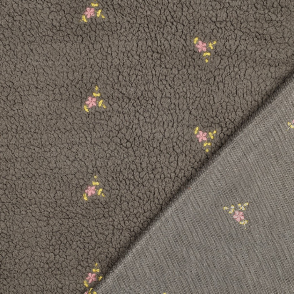 Tissu sherpa brodé fleurs coloris gris