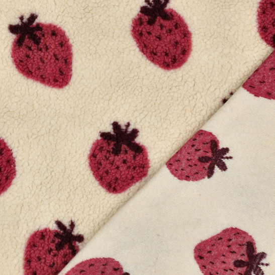 Tissu teddy sherpa imprimé fraises coloris écru