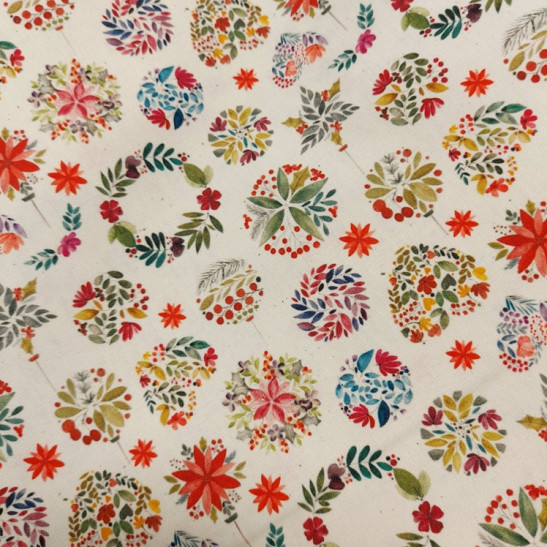 Cotton print with Chritmas wreaths color ecru